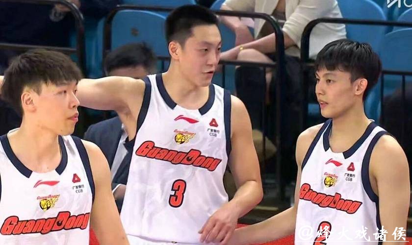 广东男篮被批“又菜又爱玩”,焦伯乔伤势确认,徐杰与胡明轩状态回暖 广东男篮被批“又菜又爱玩”,焦伯乔伤势确认,徐杰与胡明轩状态回暖
