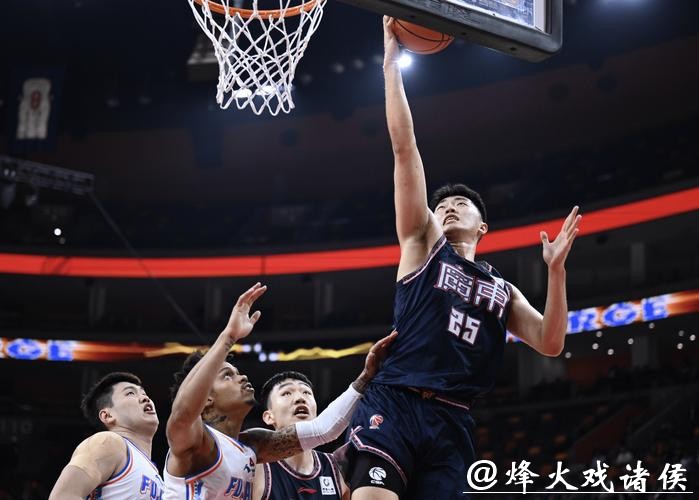 打破历史!广东宏远取得1000场CBA正式比赛的胜利 打破历史!广东宏远取得1000场CBA正式比赛的胜利