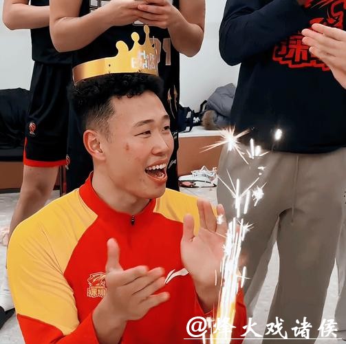 硬刚迪亚洛占上风！贺希宁赛后的霸气发言，更让山西球迷再度破防